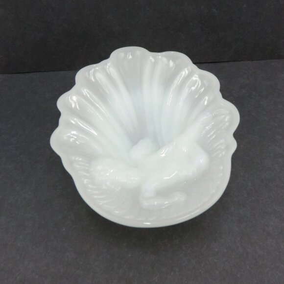 AVON Milk Glass CHERUB Shell Soap Dish Decorative Accent - Picture 5 of 10